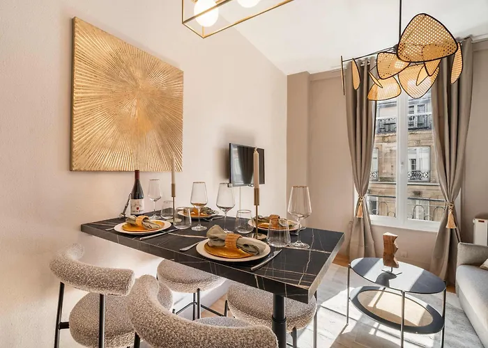 Notre Dame - Premium For 4 *