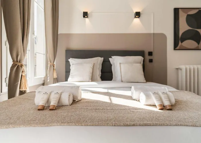 Notre Dame - Premium For 4 *